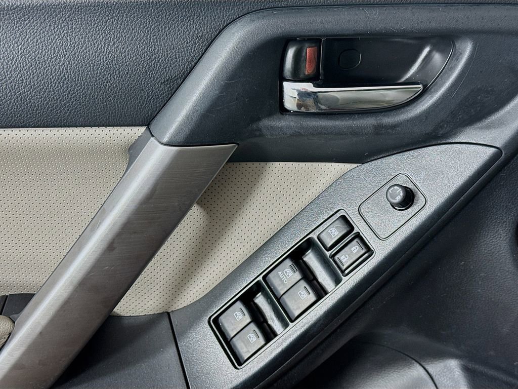 Used 2016 Subaru Forester 2.5i Limited AWD/4WD image 17