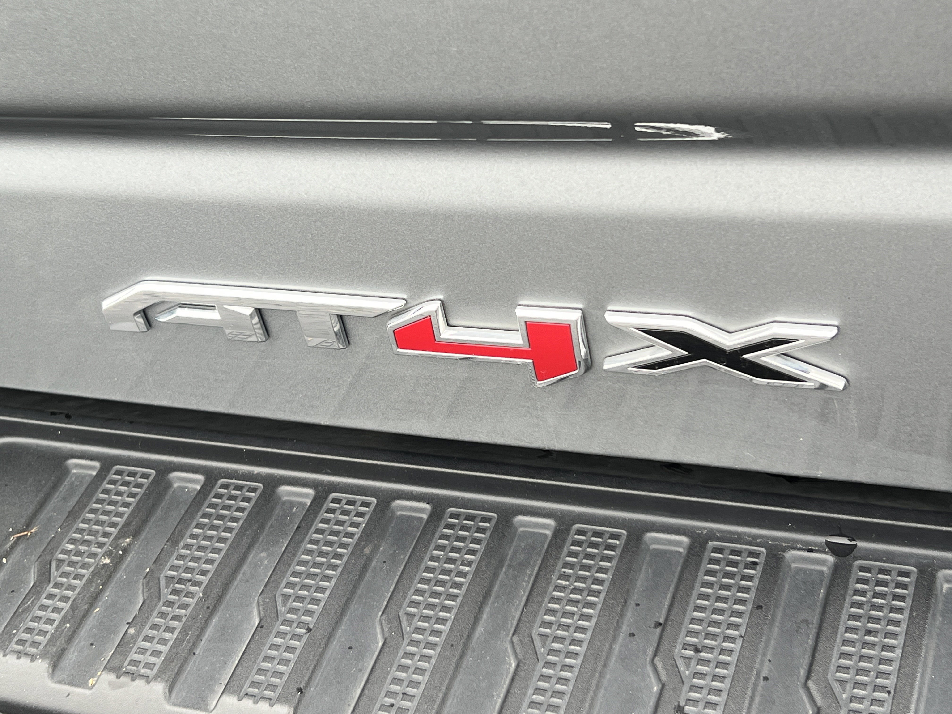 Used 2024 GMC Sierra 1500 AT4X AWD/4WD image 9