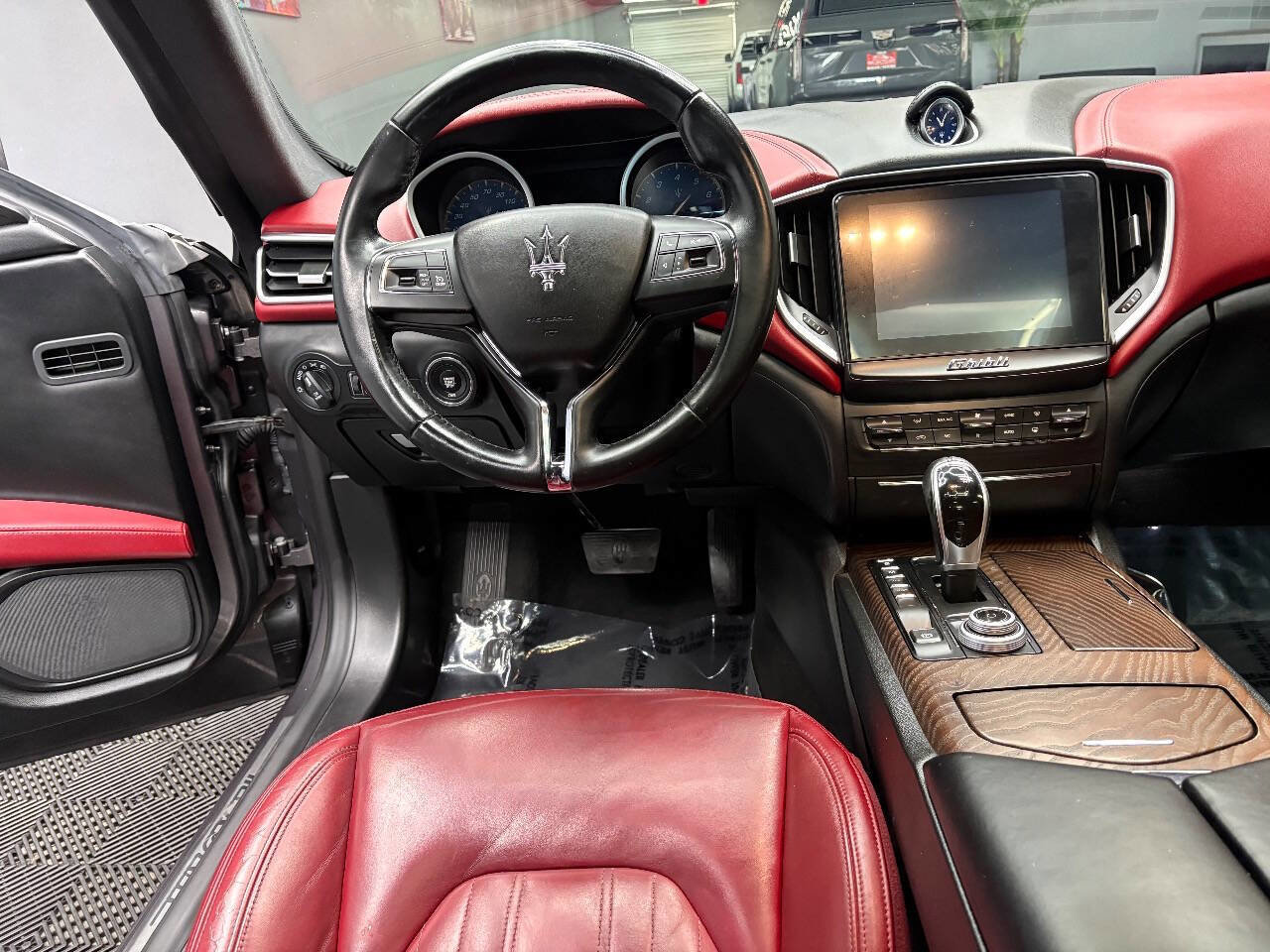 Used 2018 Maserati Ghibli S image 30