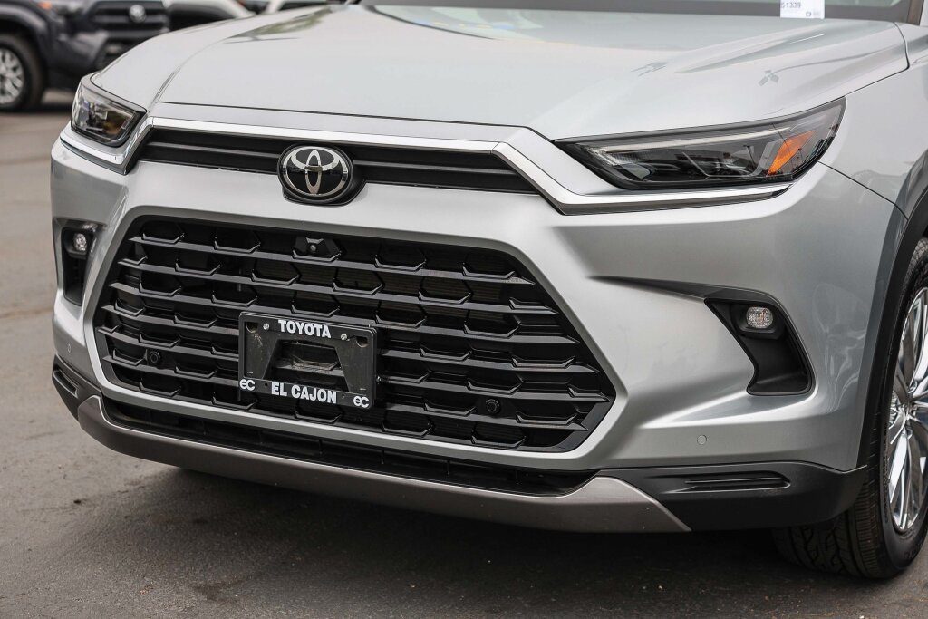Certified 2024 Toyota Grand Highlander AWD image 23