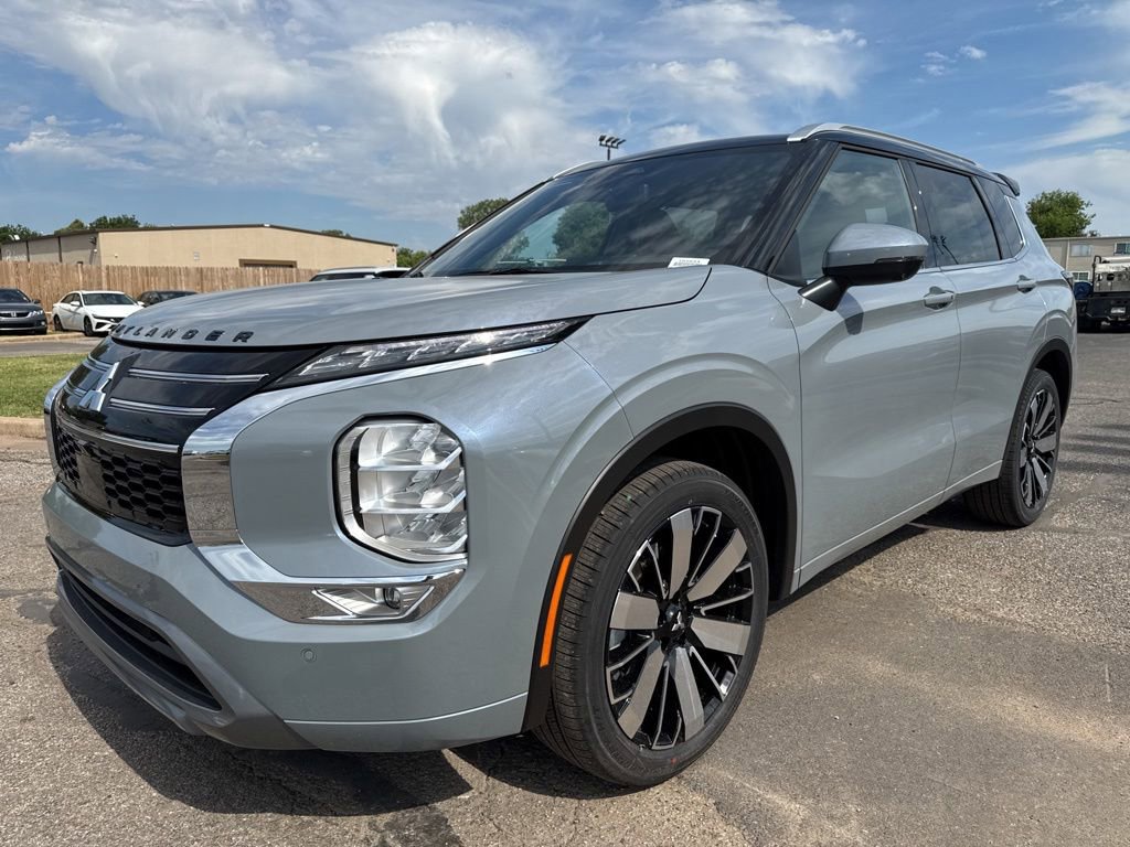New 2026 Mitsubishi Outlander SEL FWD image 3