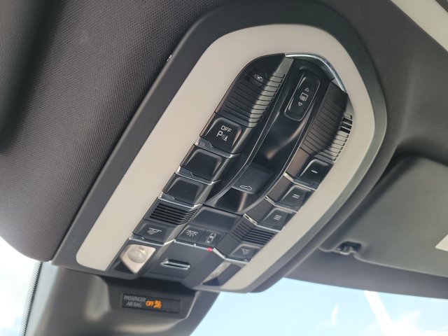 Certified 2015 Porsche Macan S AWD/4WD image 37