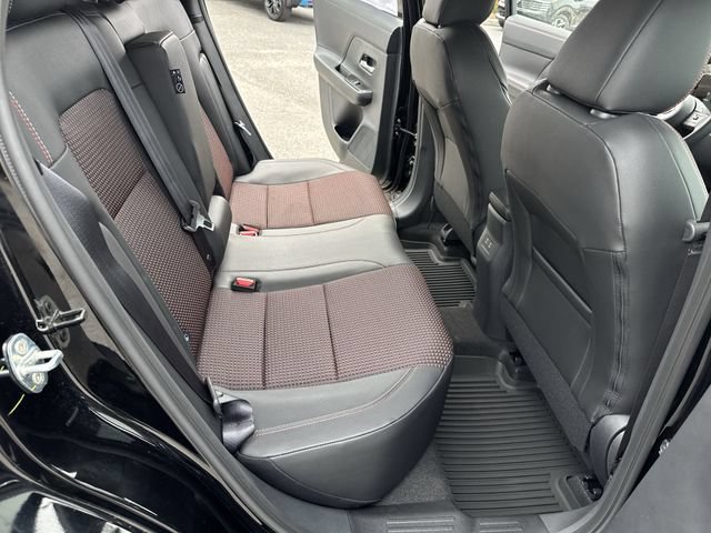 New 2026 Nissan Kicks SR FWD image 11