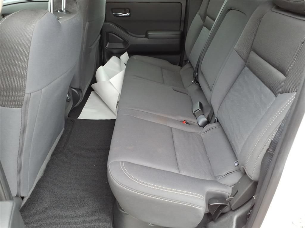 Used 2023 Nissan Frontier SV AWD/4WD image 13