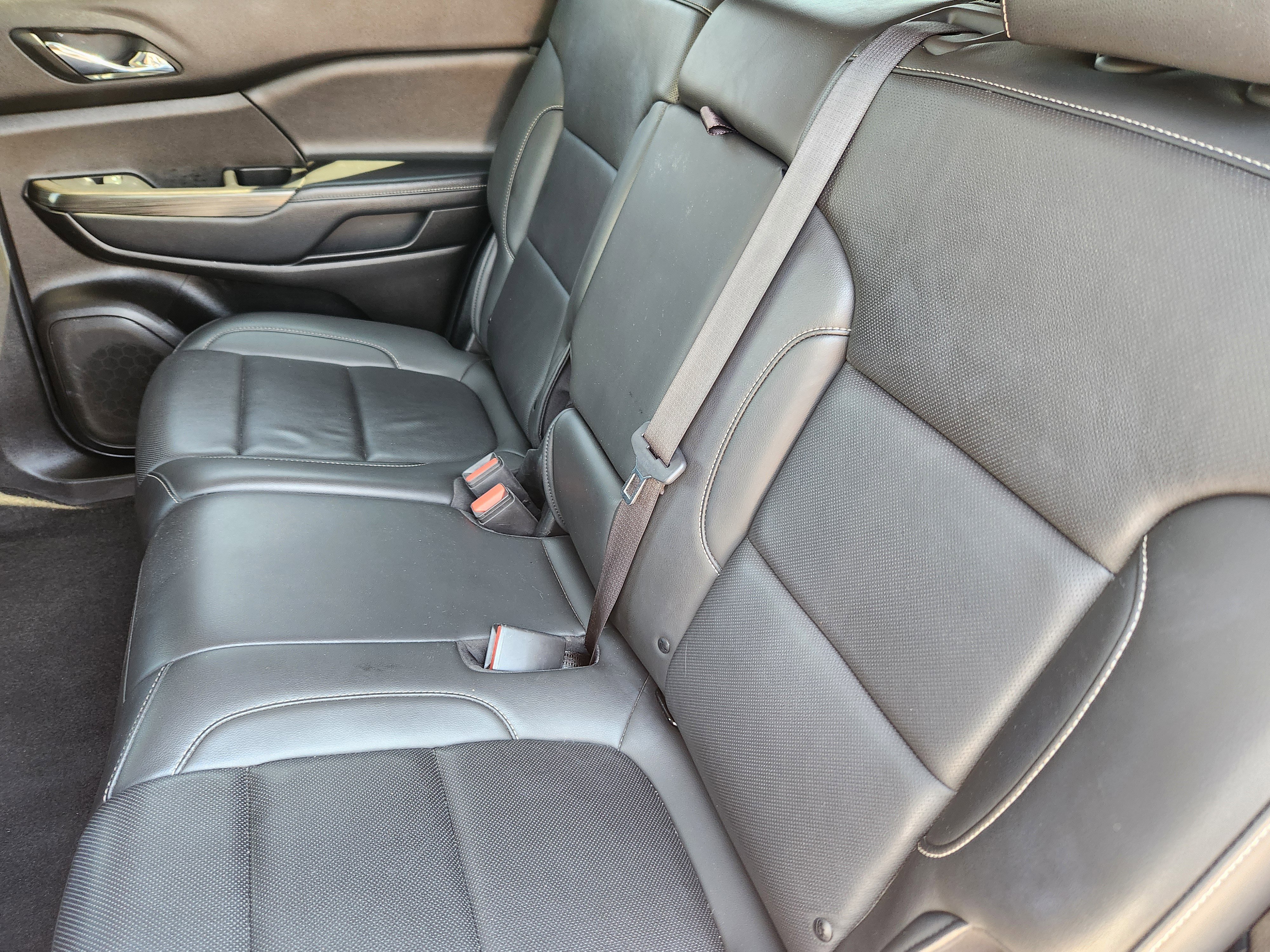 Used 2023 GMC Acadia SLT image 21