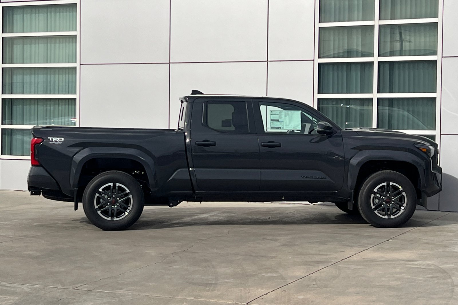 Used 2024 Toyota Tacoma TRD Sport w/ TRD Sport Premium Package AWD/4WD image 3