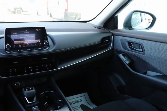 Used 2023 Nissan Rogue S image 25