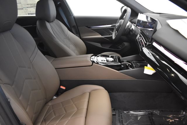 New 2027 BMW 530i xDrive w/ Premium Package AWD/4WD image 19