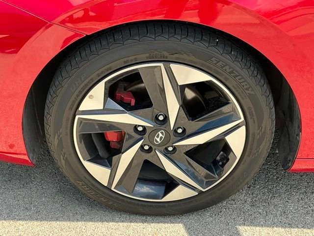 Used 2021 Hyundai Elantra Limited FWD image 5