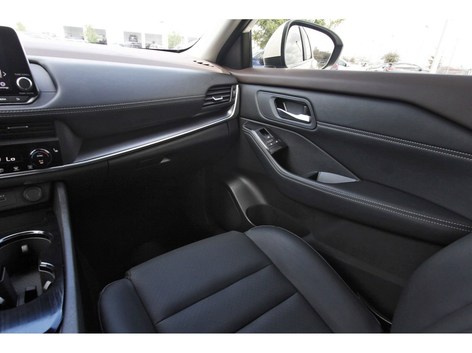 Used 2023 Nissan Rogue SV w/ SV Premium B Package image 13