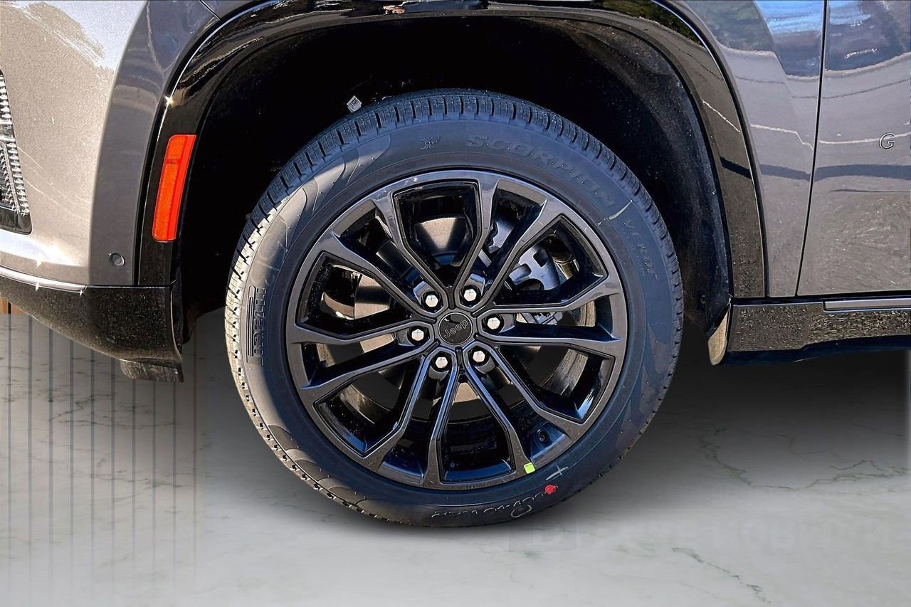 New 2026 Jeep Grand Wagoneer Summit image 33