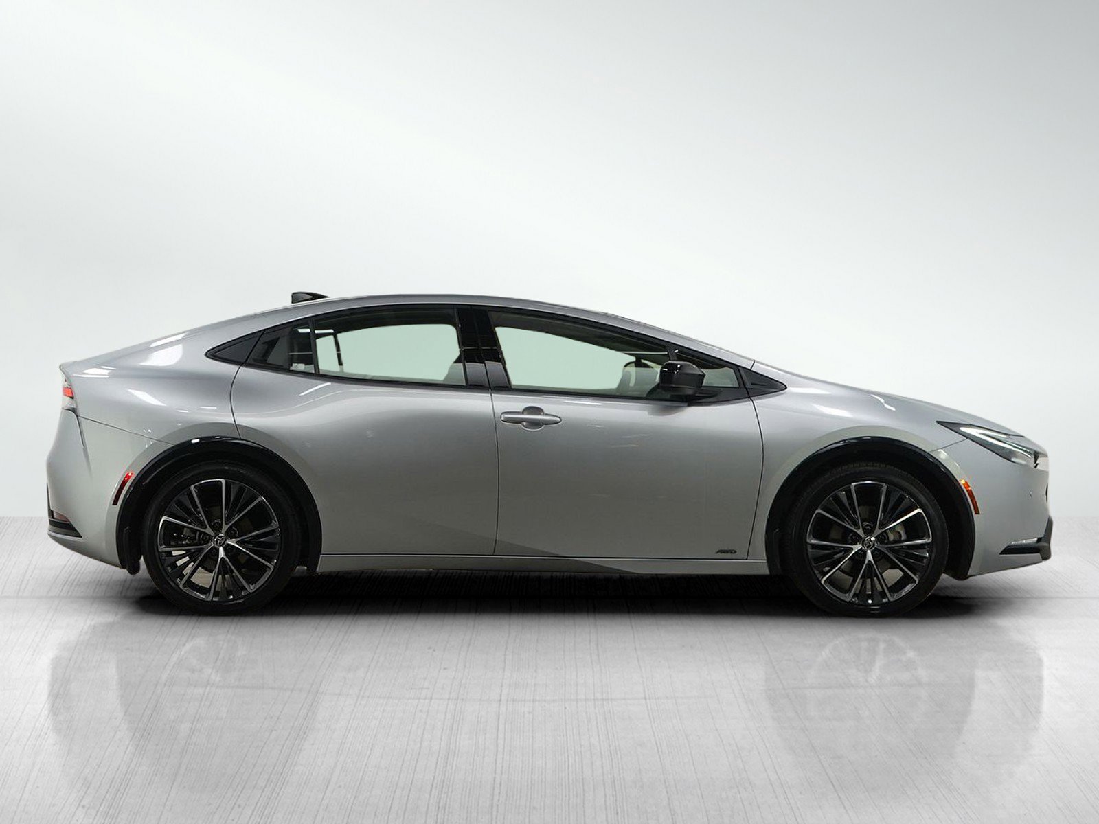 Used 2025 Toyota Prius Limited image 8