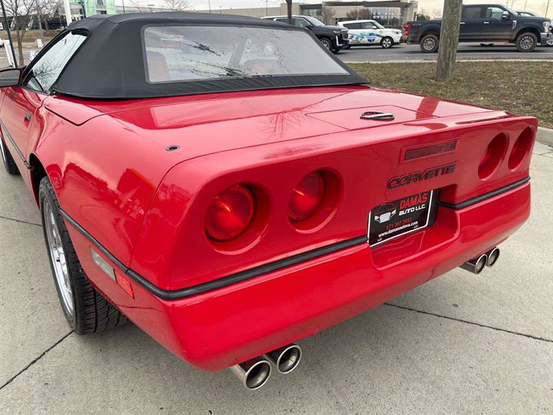 Used 1990 Chevrolet Corvette Convertible RWD image 21