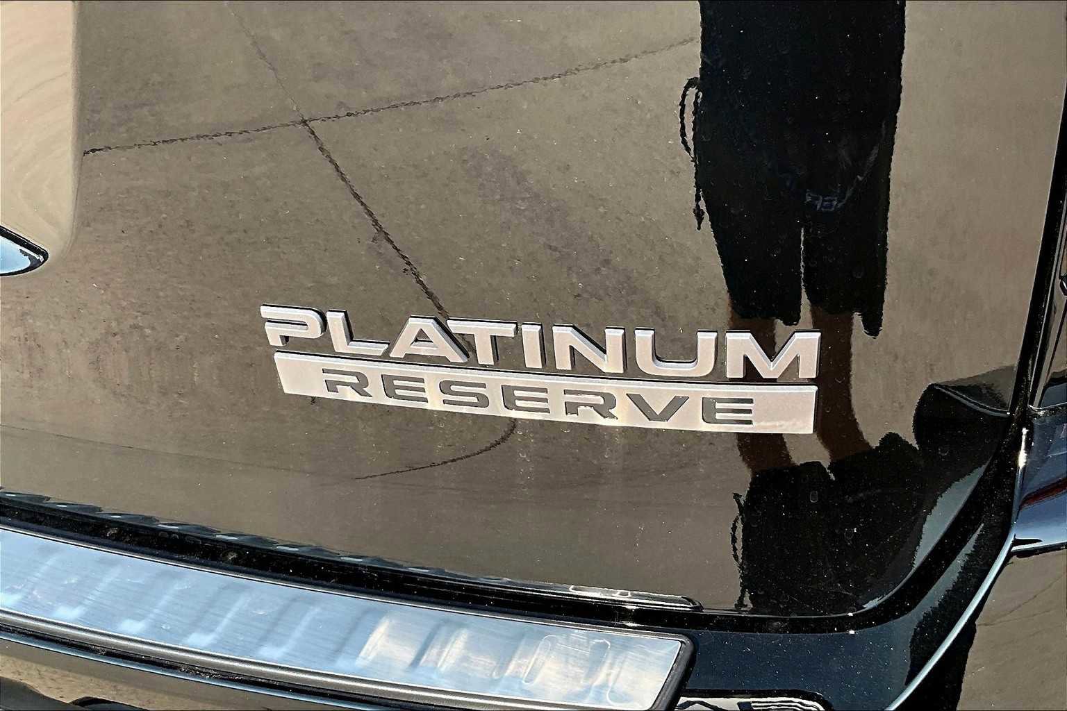 New 2025 Nissan Armada Platinum Reserve image 15