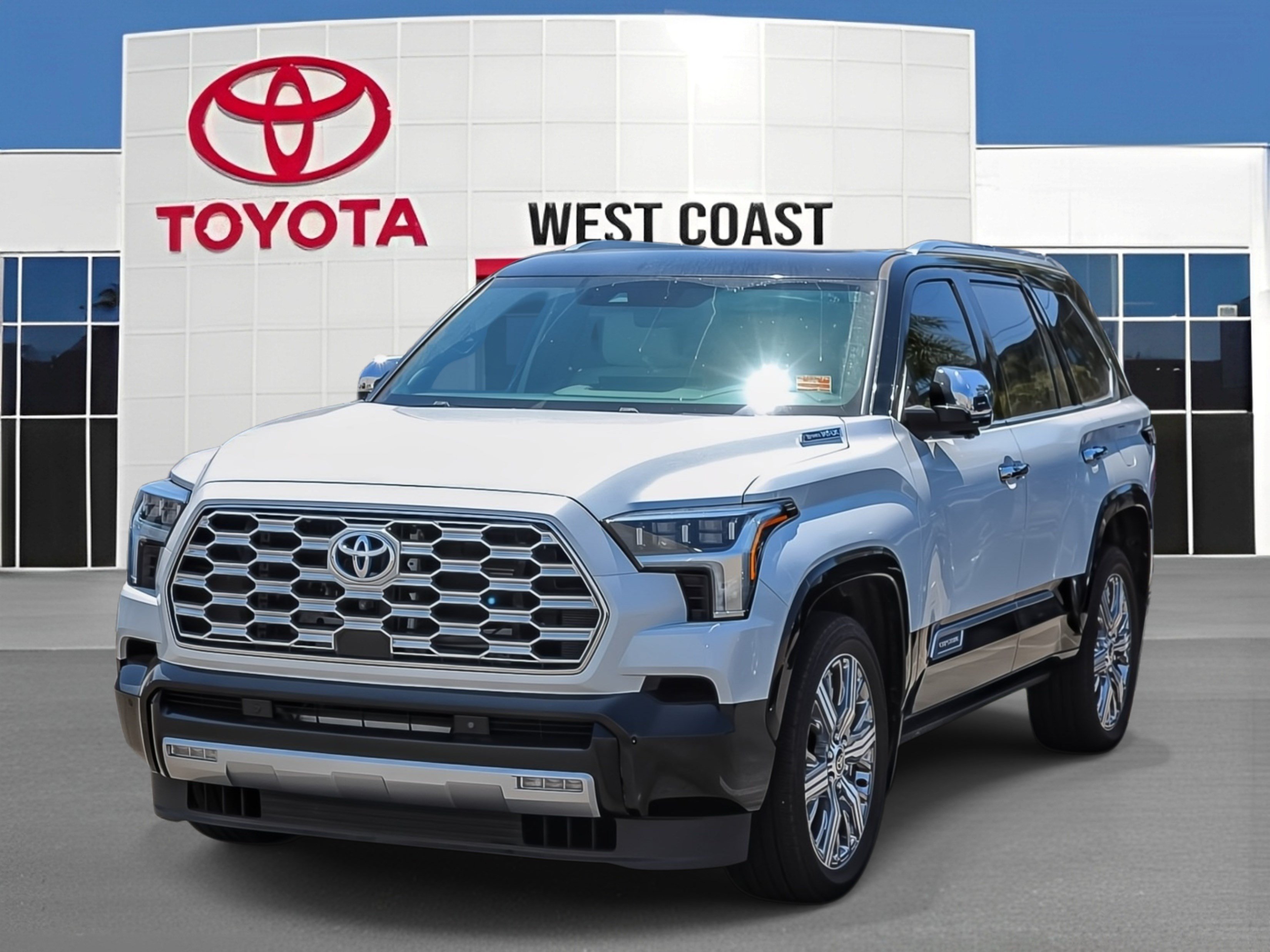 Used 2024 Toyota Sequoia Capstone AWD/4WD image 1