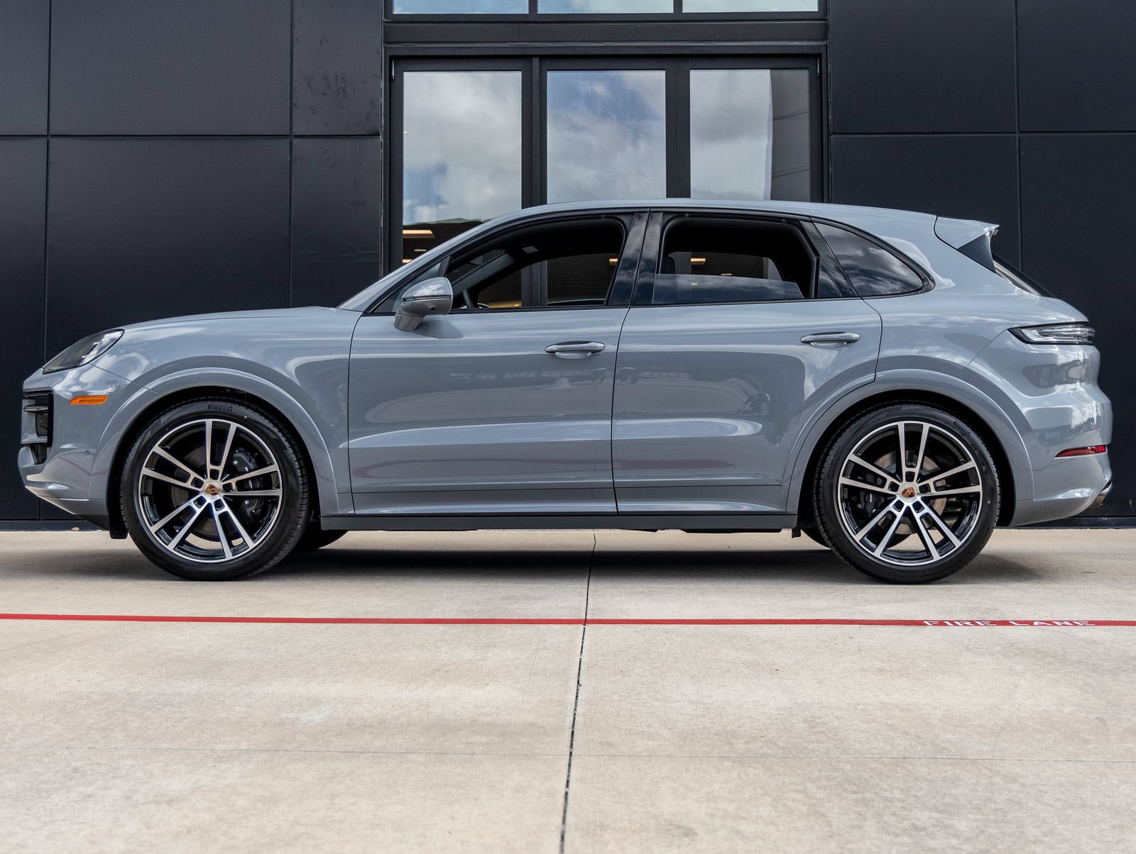 New 2026 Porsche Cayenne AWD/4WD image 2