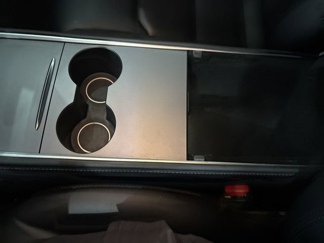 Used 2022 Tesla Model Y Performance image 23