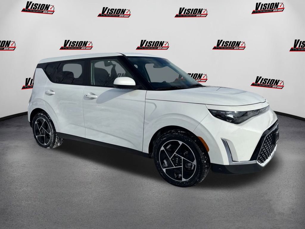 New 2025 Kia Soul EX image 3