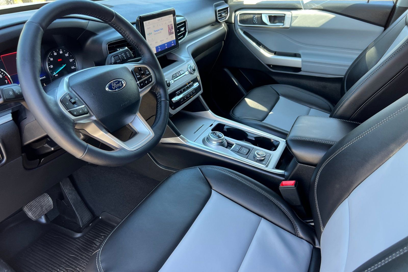 Certified 2023 Ford Explorer XLT w/ Equipment Group 202A image 10