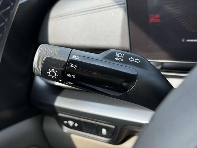 Used 2026 Kia Carnival FWD image 21