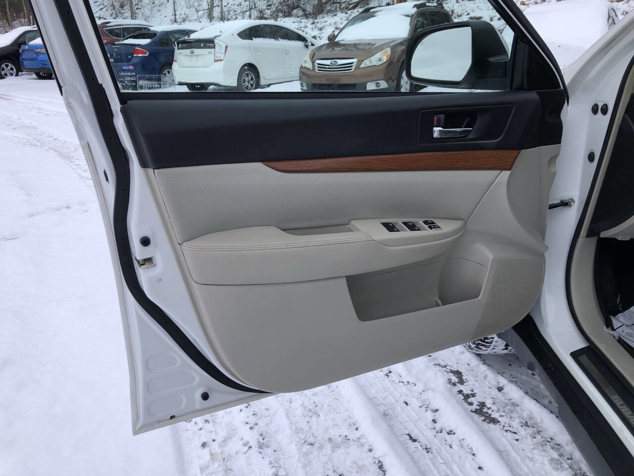 Used 2014 Subaru Outback 2.5i Limited image 17