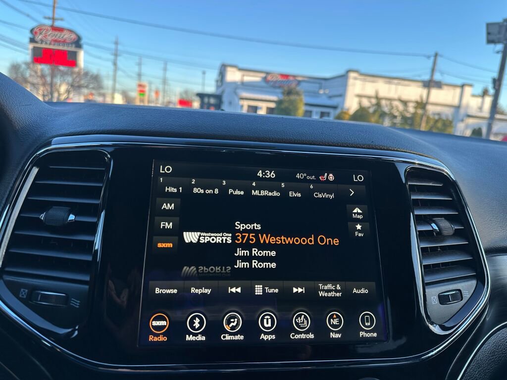 Used 2019 Jeep Grand Cherokee Limited image 13