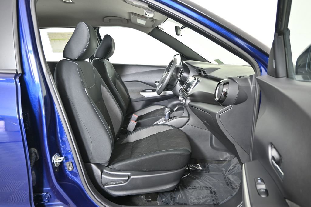 Used 2018 Nissan Kicks SV FWD image 13