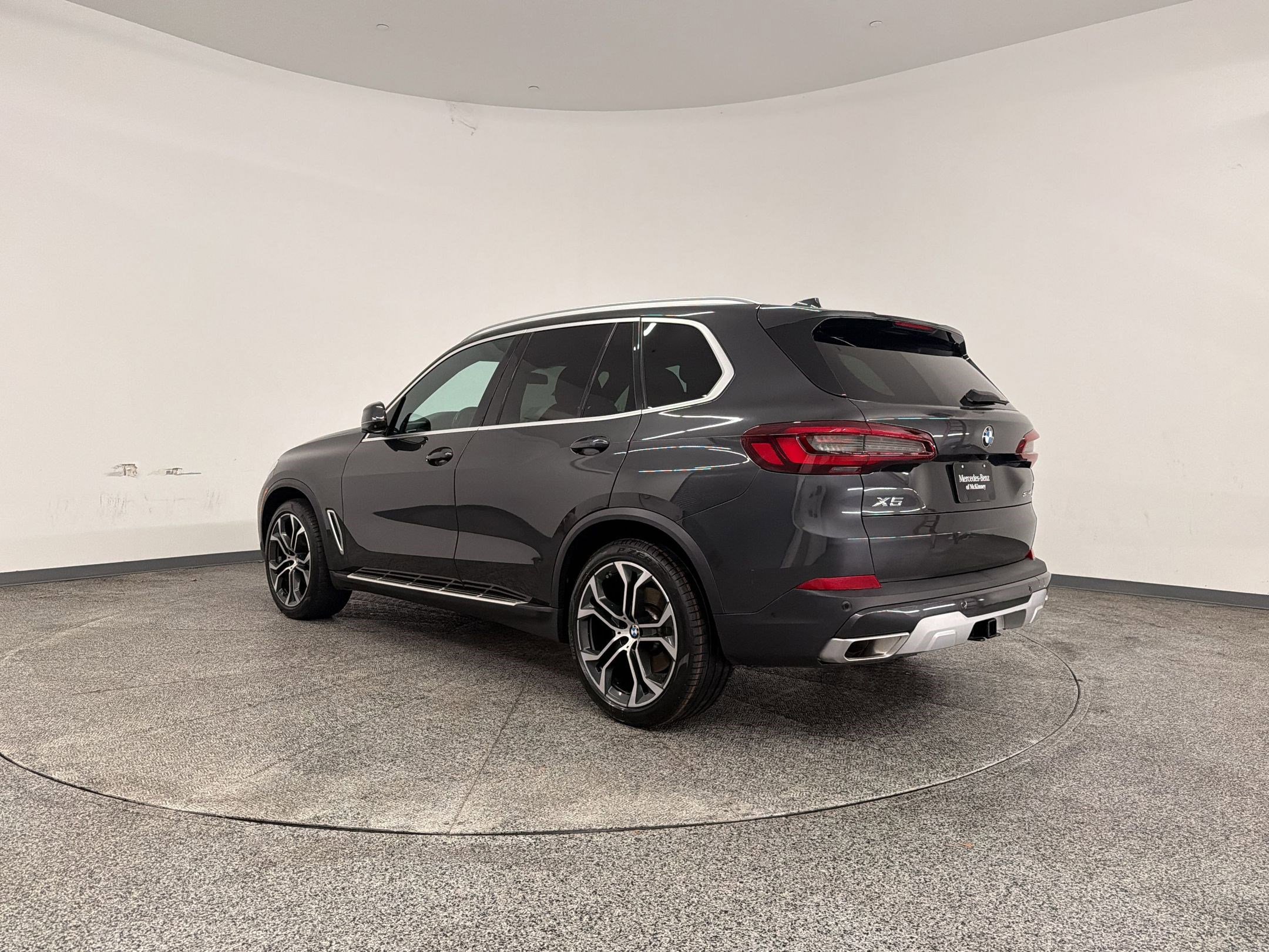 Used 2023 BMW X5 sDrive40i w/ Premium Package image 3