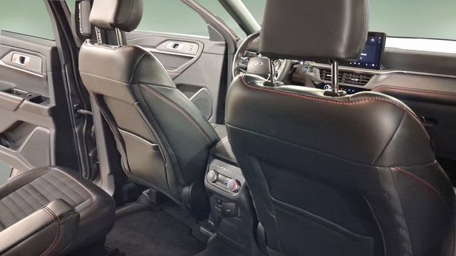 Used 2025 Ford Explorer ST-Line AWD/4WD image 16