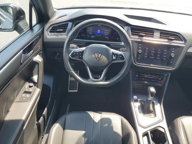 Used 2022 Volkswagen Tiguan SE R-Line FWD image 17
