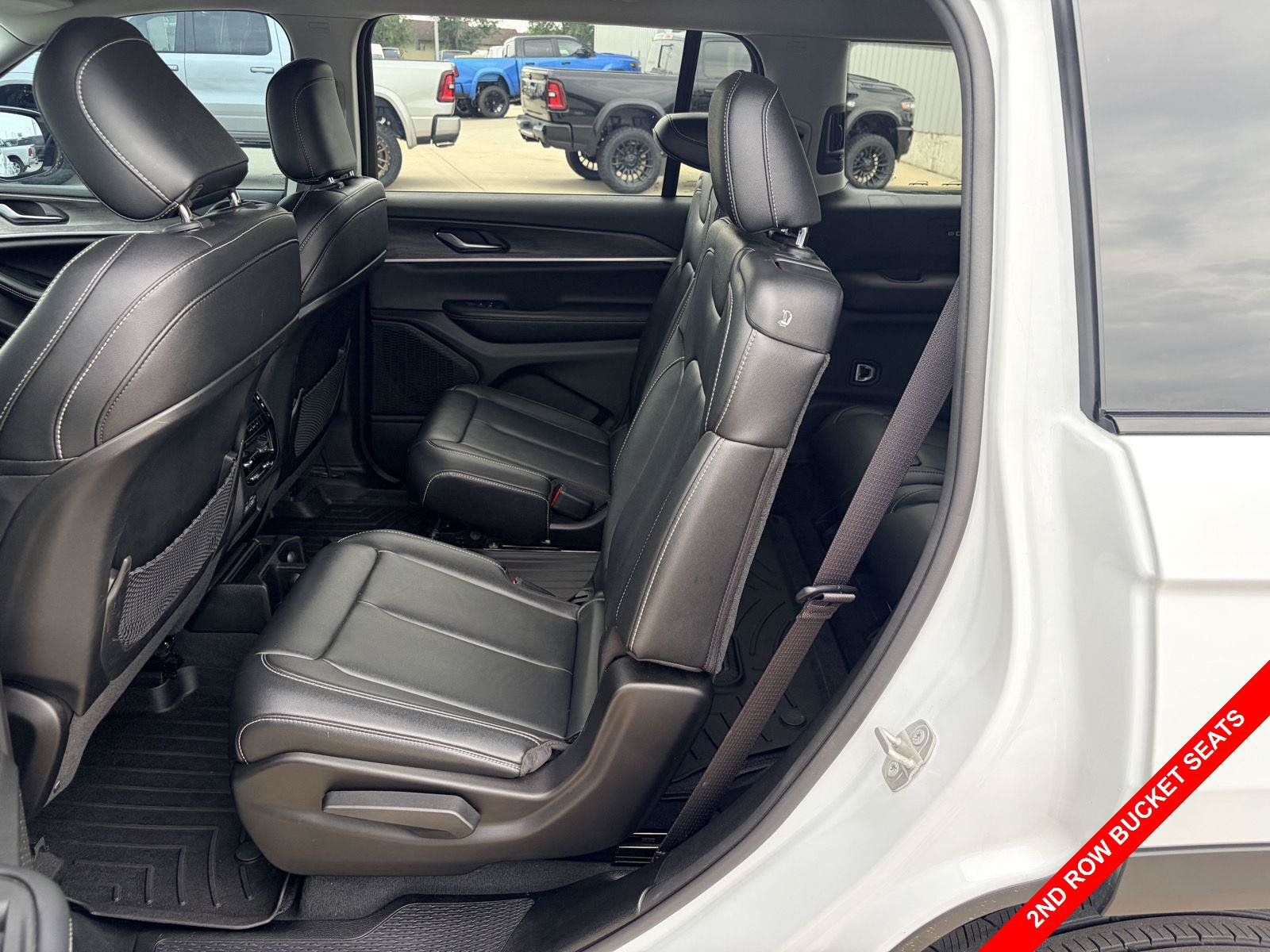 Used 2024 Jeep Grand Cherokee L Limited w/ Black Appearance Package AWD/4WD image 29