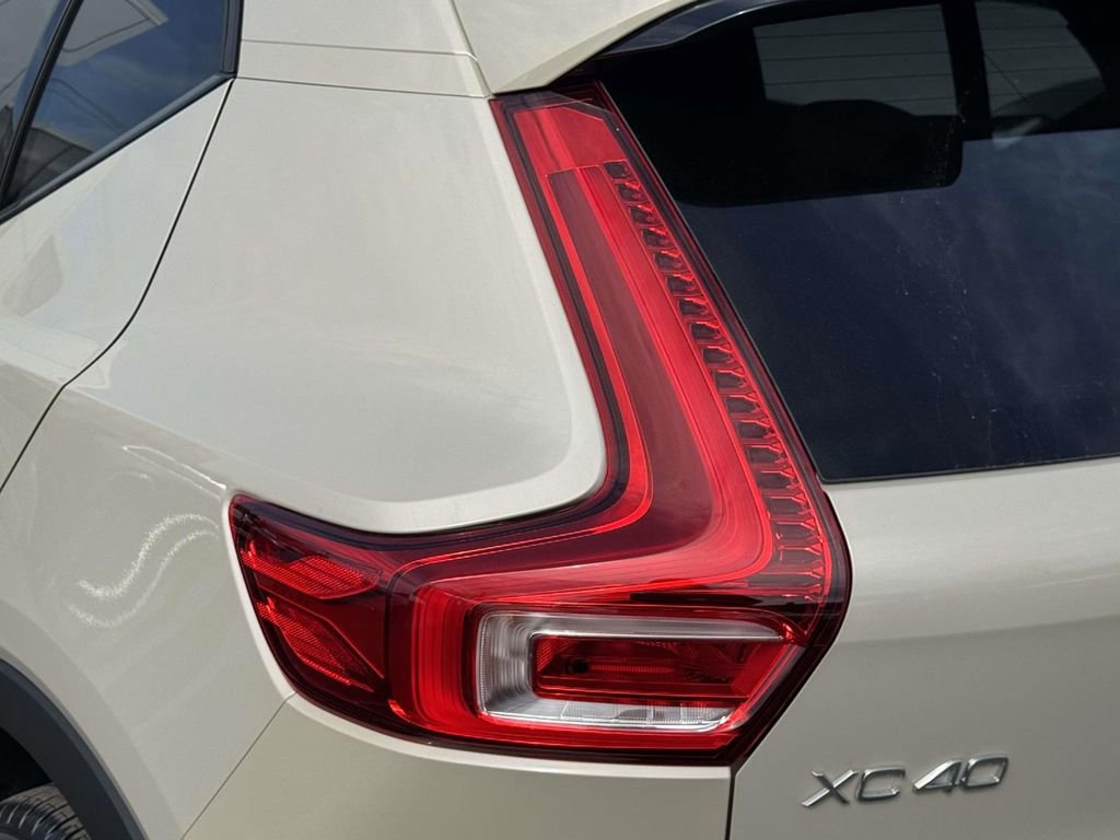 Certified 2026 Volvo XC40 B5 Plus w/ Climate Package image 8
