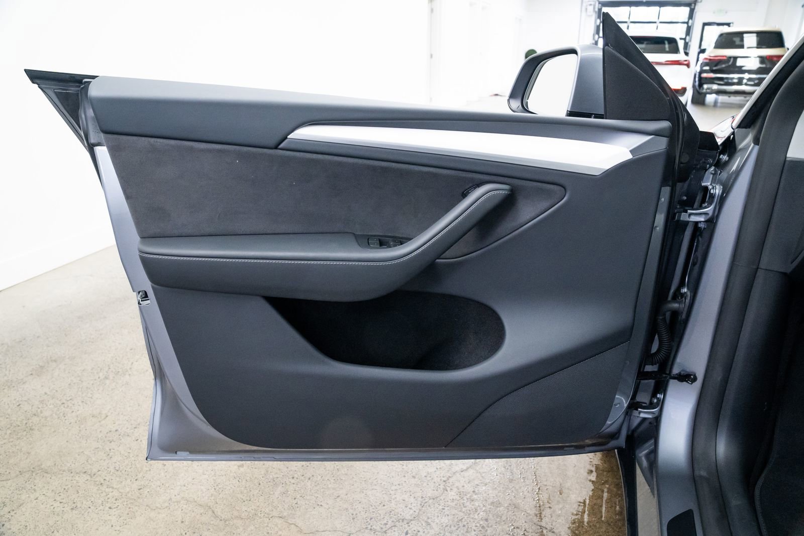 Used 2024 Tesla Model Y Performance image 15