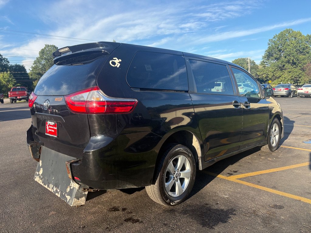 Used 2020 Toyota Sienna L FWD image 6