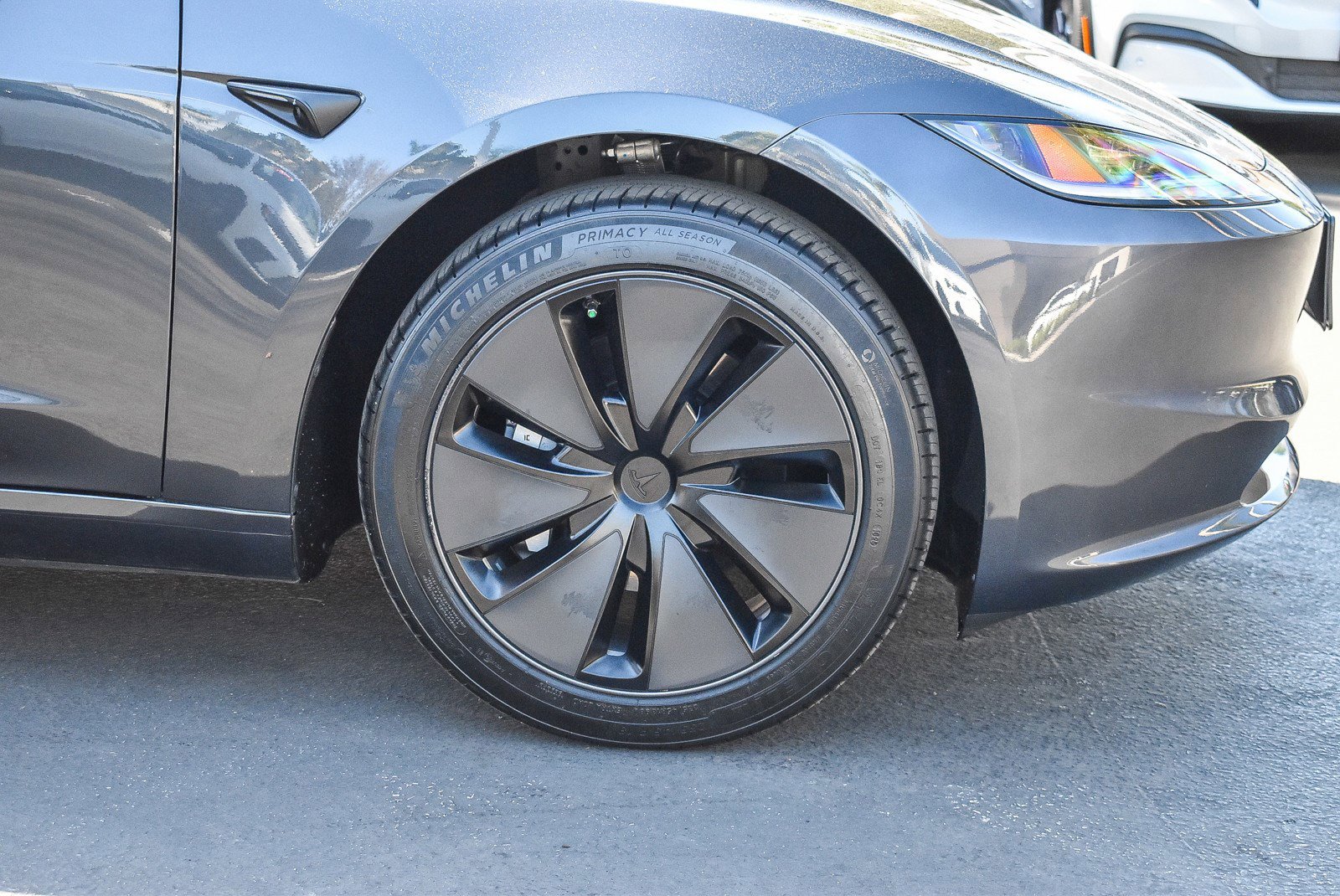 Used 2025 Tesla Model 3 Long Range image 8