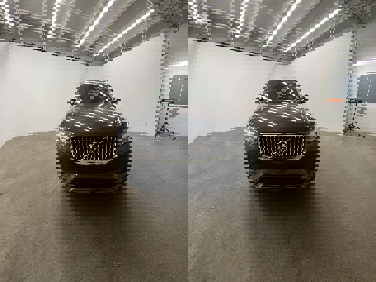 Used 2022 Volvo XC90 T5 Momentum image 9