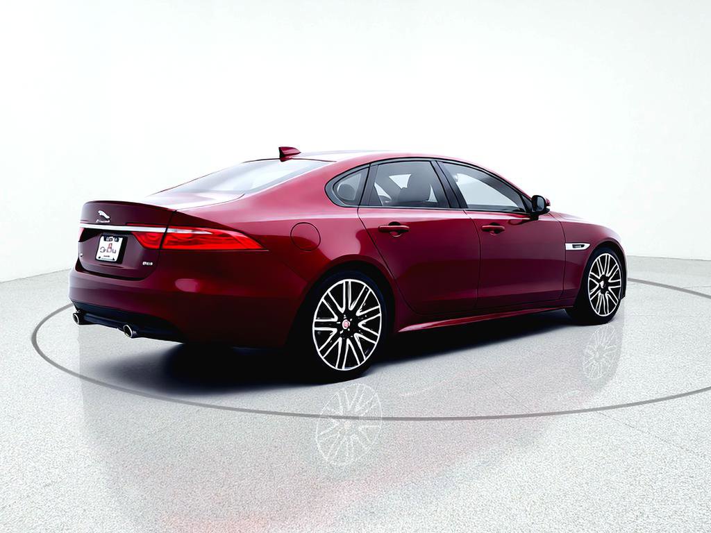 Used 2017 Jaguar XF R-Sport image 9