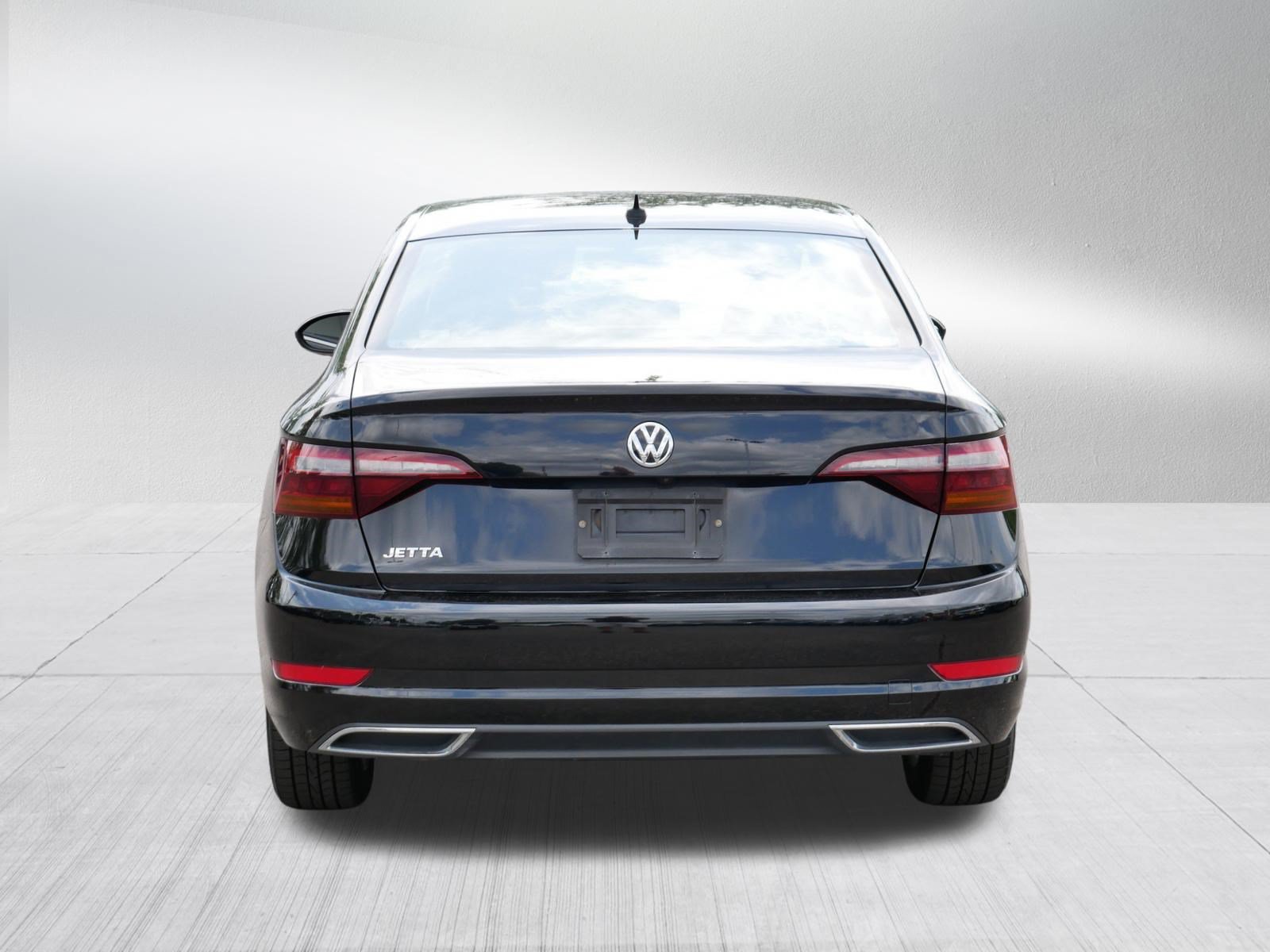 Used 2019 Volkswagen Jetta R-Line w/ R-Line Cold Weather Package FWD image 6