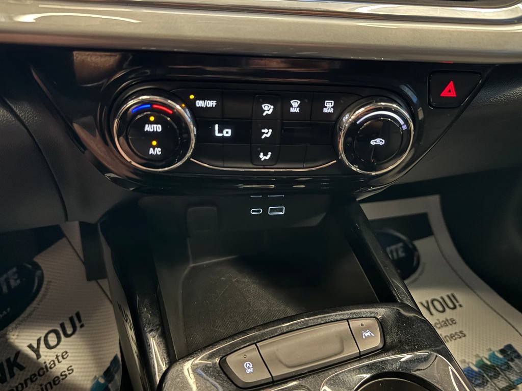 Used 2025 Chevrolet Trax LT FWD image 15