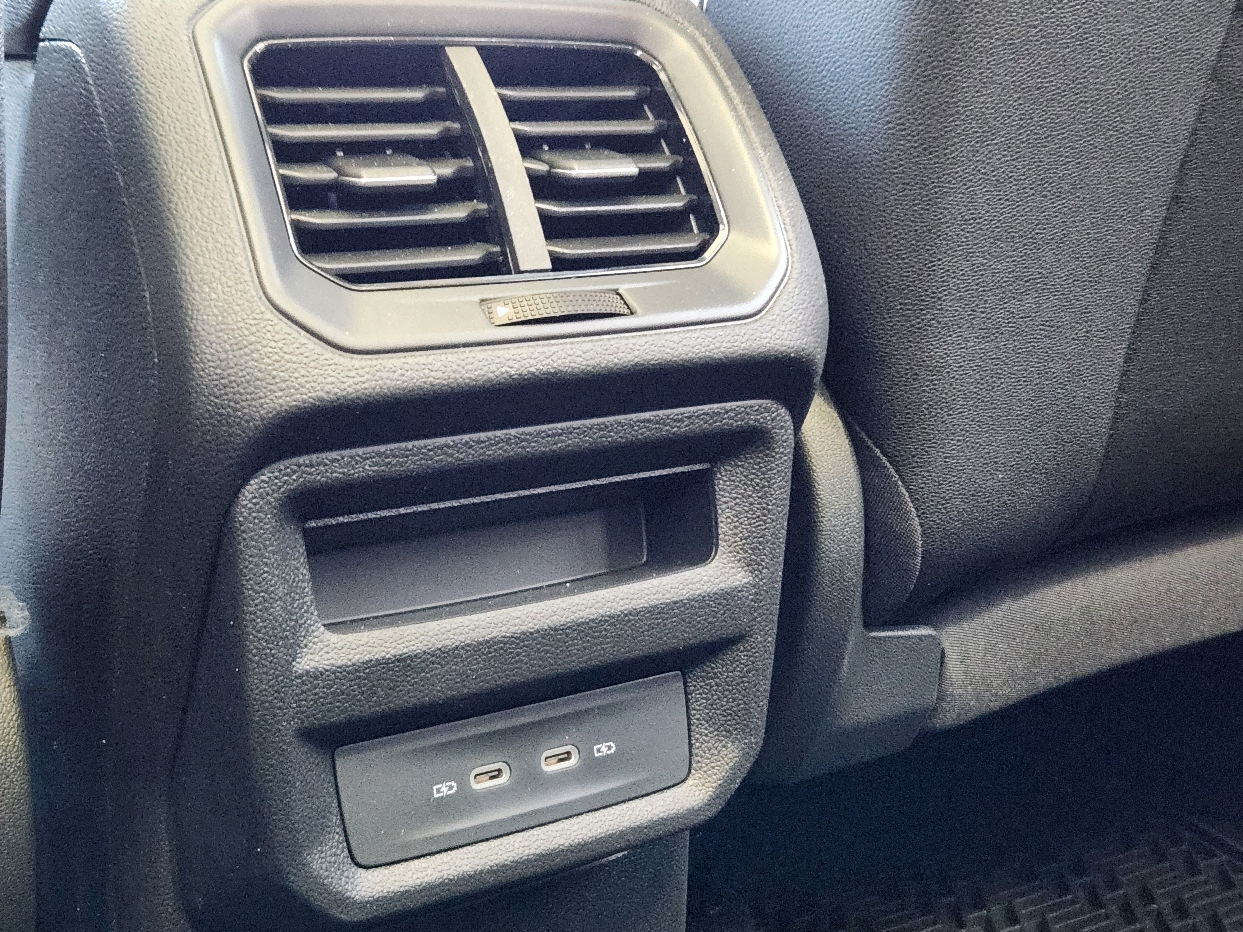 New 2026 Volkswagen Taos SE AWD/4WD image 34