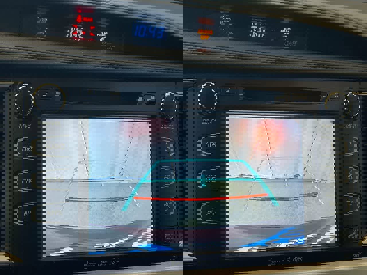 Used 2018 Toyota Highlander SE image 17