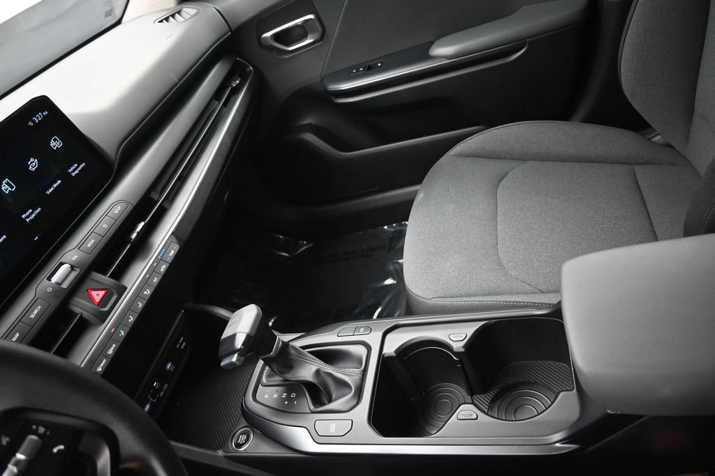 Used 2025 Kia K4 FWD image 18