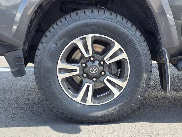 Used 2019 Toyota Tacoma TRD Sport AWD/4WD image 29
