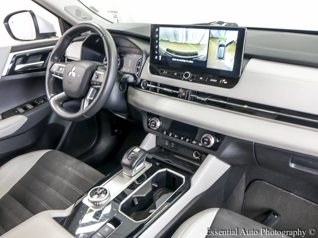 Used 2025 Mitsubishi Outlander SE AWD/4WD image 27