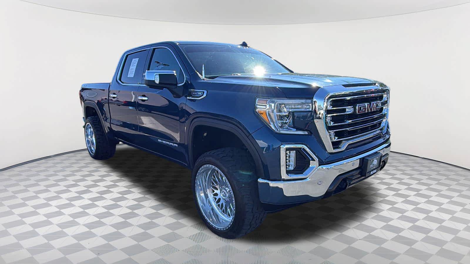 Used 2019 GMC Sierra 1500 SLT w/ SLT Convenience Package AWD/4WD image 3