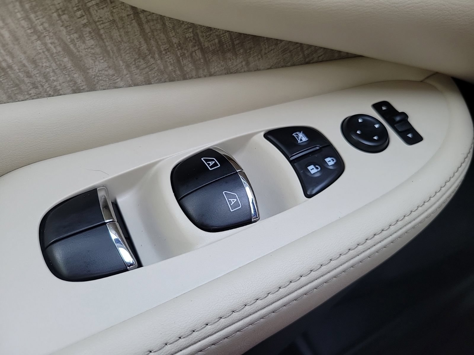 Used 2020 Nissan Murano SL w/ Cargo Package FWD image 42