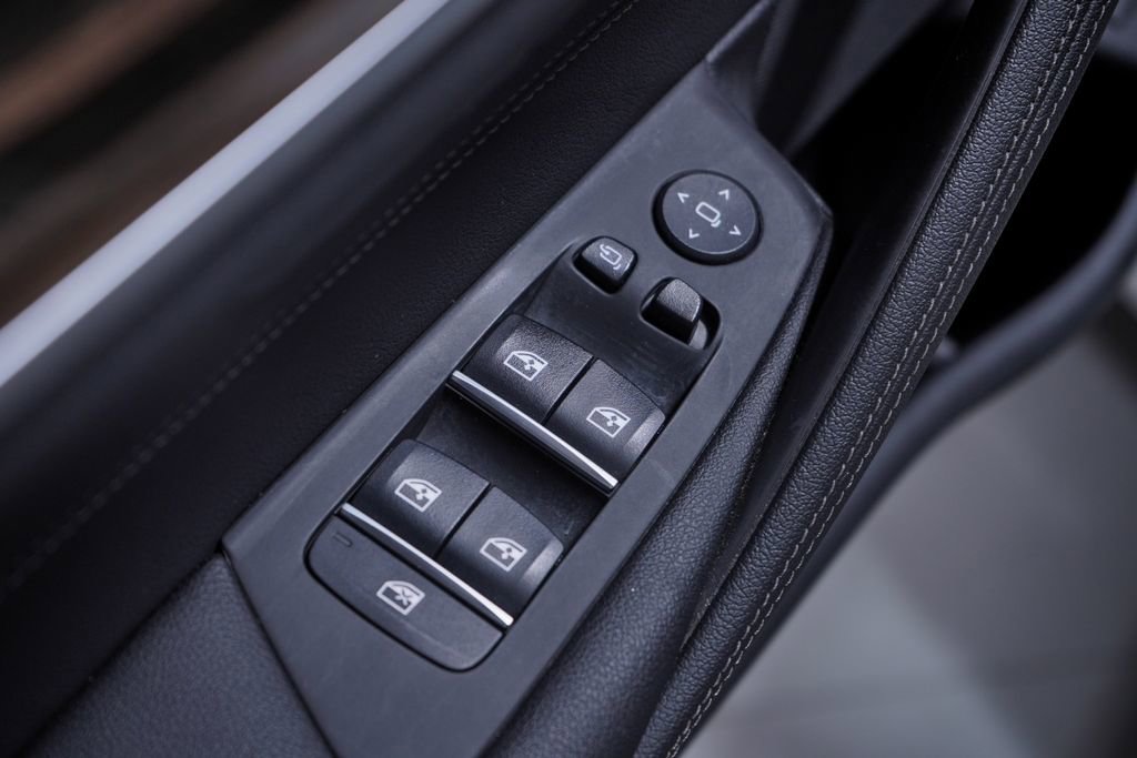 Used 2022 BMW 530i w/ Convenience Package image 17