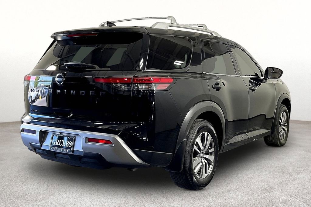 Used 2023 Nissan Pathfinder SL w/ Lighting Package (N92) image 2