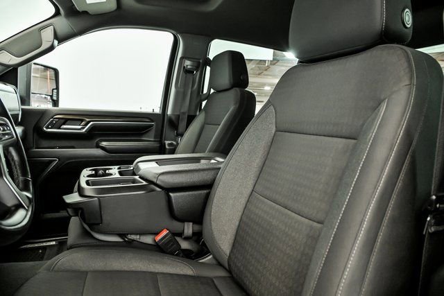 Certified 2024 Chevrolet Silverado 3500 LT w/ Convenience Package image 11