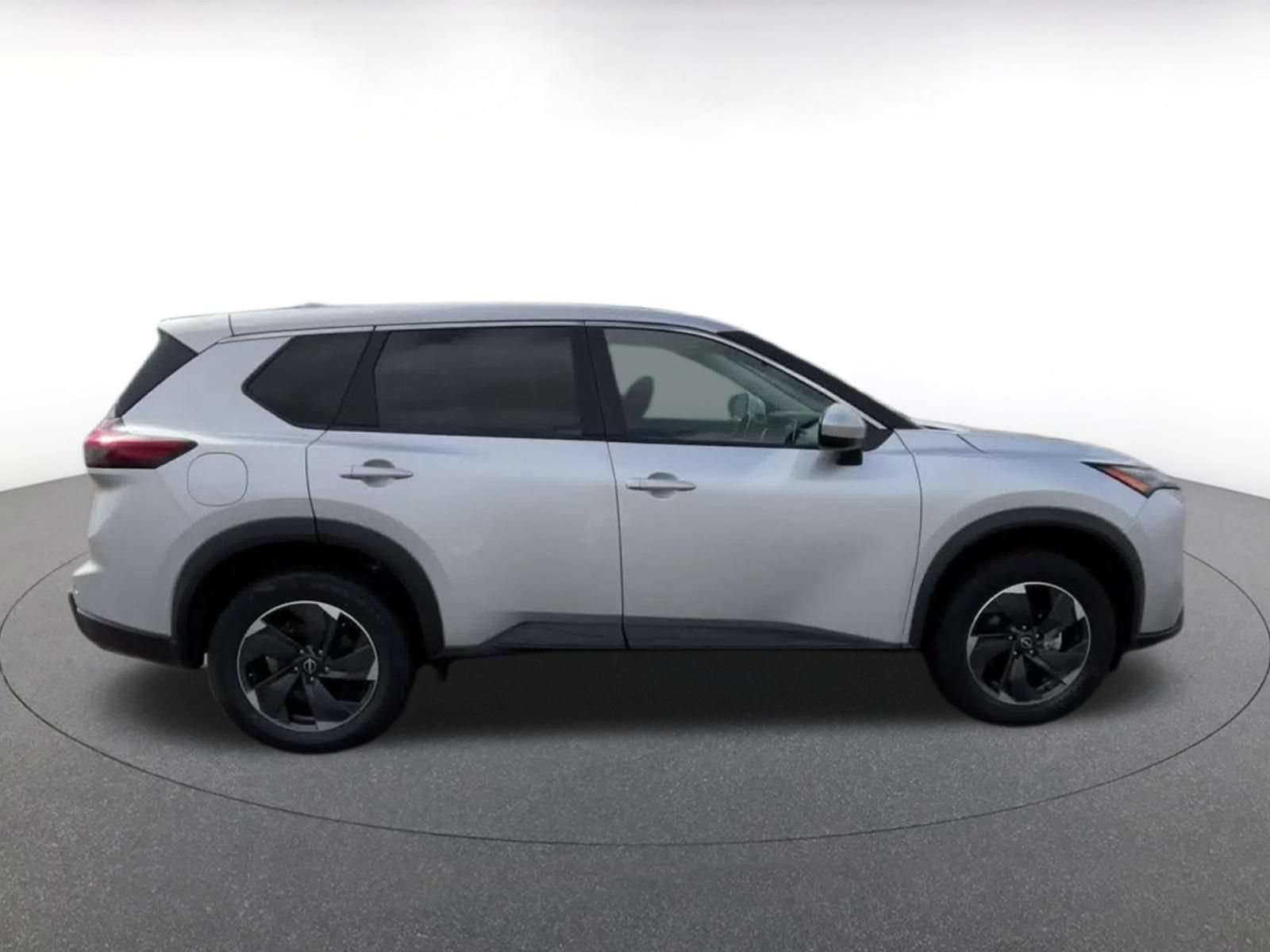 Used 2025 Nissan Rogue SV AWD/4WD image 15